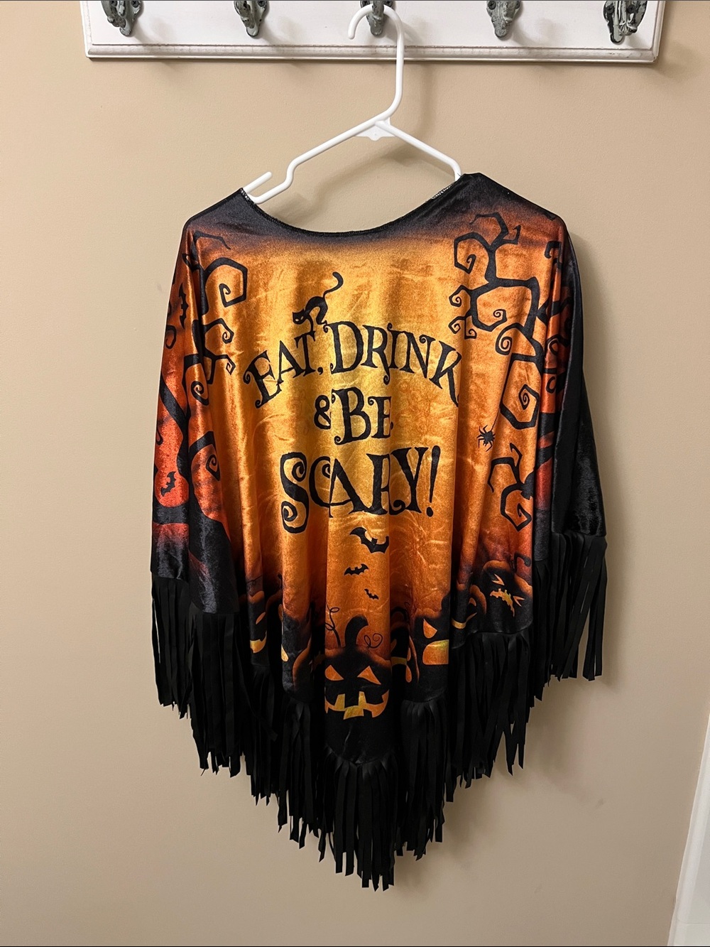 EAT, DRINK & BE SCARY Halloween Poncho One Size NEW - Picture 2 of 4